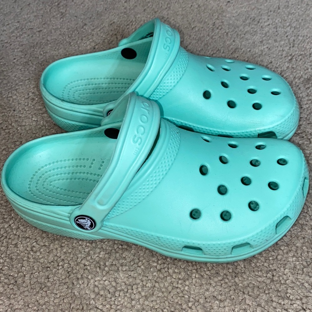 Teal Crocs Size 7